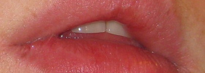 Блеск для губ Shiseido Luminizing Lip Gloss PK303