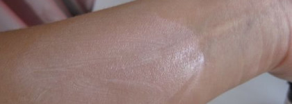 MAC Strobe Liquid – Ультра-легкий флюид для сияния кожи