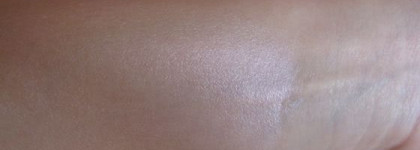 MAC Strobe Liquid – Ультра-легкий флюид для сияния кожи