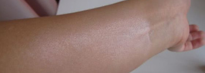 MAC Strobe Liquid – Ультра-легкий флюид для сияния кожи