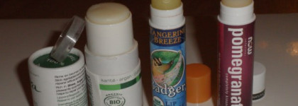 Кучка бальзамов для губ