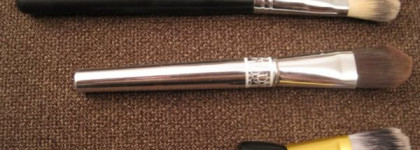 Антивозрастной тональный крем с эффектом лифтинга от Sisley «Скинлейа». Skinleÿa fond de teint lissant anti-age.  Тон 30 beige