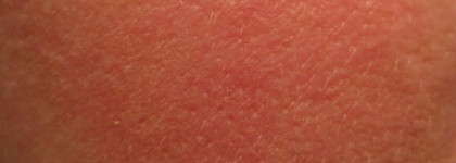 Антивозрастной тональный крем с эффектом лифтинга от Sisley «Скинлейа». Skinleÿa fond de teint lissant anti-age.  Тон 30 beige