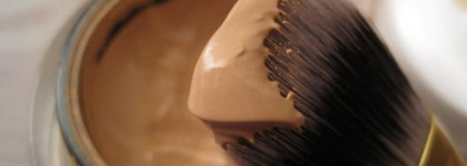 Антивозрастной тональный крем с эффектом лифтинга от Sisley «Скинлейа». Skinleÿa fond de teint lissant anti-age.  Тон 30 beige