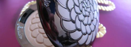 Guerlain Meteorite Compact Illuminating & Mattifying Pressed Powder