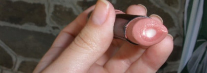 Губная помада с блеском  3 в 1 от Oriflame   (18461 Чарующий Беж) и лак  Golden Rose Paris Magic Color № 49