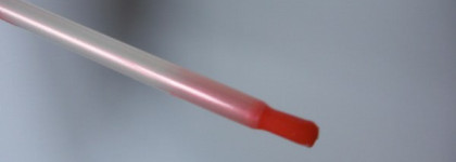 Yves Rocher Couleurs Nature-Зеркальный блеск для губ "Интенсивный Объем" цвет Nectarine