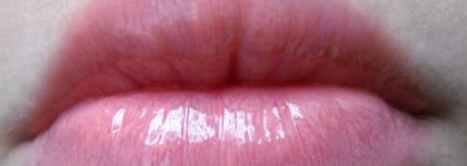 Разочарование Estee Lauder  Pure Color Gloss №35 Simply Pink и восторг Chanel Rouge Coco Shine №48 Évasion