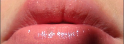 Три сестры или помады Patisserie(Lustre), Hue(Glaze), Angel(Frost) от МАС  Lipstick