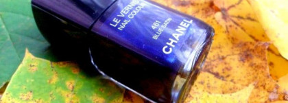 Этой осенью...  в синем мне хочется больше черного - Chanel Le Vernis - Blue Satin #461