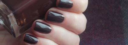 Tom Ford nail lacquer # 04 Bitter Bitch