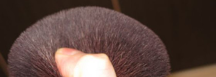 Кисти для пудры Bobbi Brown и Sisley