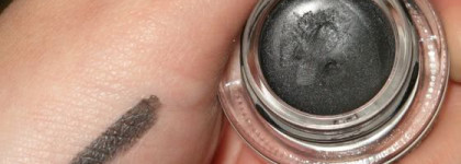 Гелевая подводка Bobbi Brown Long-Wear Gel Eyeliner и кисти для нанесения