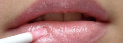 Мои блески и помадки + фото на губках