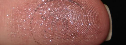 Немного блеска с Chanel: Ombre Essentielle mono eyeshadow # 90 Fauve и levres Scintillantes Glossimer # 98 Galactic