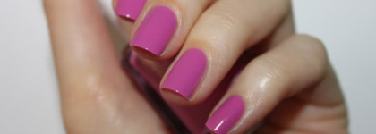 Essie Splash Of Grenadine и Demure Vix