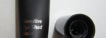 База под тени Sensitive Eye Shadow Base от Make Up Factory