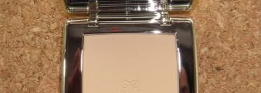 Guerlain Parure Compact Foundation With Crystal Pearls # 03 Beige Parfait – Компактная тональная пудра cо светоотражающими частицами СПФ 20