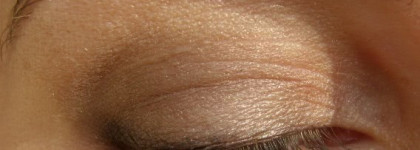 Туши для ресниц: YSL Volume Effet Faux Cils, Helena Rubinstein Lash Queen Feline Blacks и Kanebo Sensai Mascara 38°C