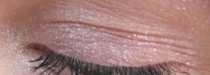 Розовое кружево для век-Shiseido Hydro-Powder Eye Shadow H11