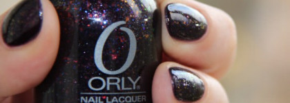 Космос на ногтях с лаком Orly Fowl Play