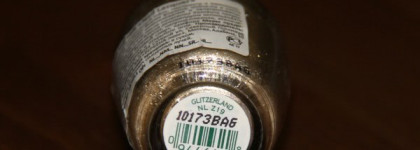 Эксперименты с золотом с OPI Glitzerland и кракелюром IsaDora Graffiti Nail Top