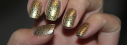 А у нас дискотека с Opi Glitzerland и Essence make it golden