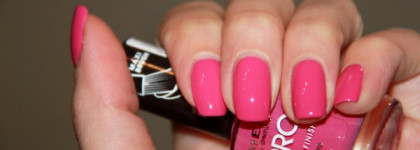 Примеряем розовые джинсы к розовому лаку Rimmel Pop Rose 293