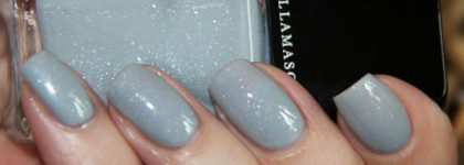 Некоторые люди гуляют под дождем... остальные просто мокнут! Дождливый Illamasqua Raindrops