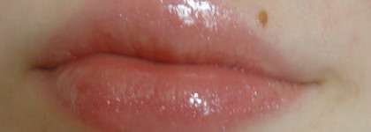 Обновленный блеск-бальзам для губ Clarins Colour Quench Lip Balm