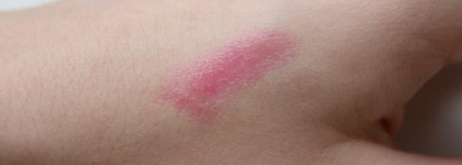 Зацелованные губы с YSL Gloss Volupte Sheer Sensual Gloss Stick SPF 9 - №02 Chilled Raspberry