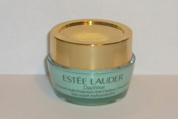 Estee Lauder DayWear Advanced Multi-Protection Anti-Oxidant Creme SPF 15 – Многофункциональный защитный крем c антиоксидантами DayWear для нормальной и комбинированной кожи