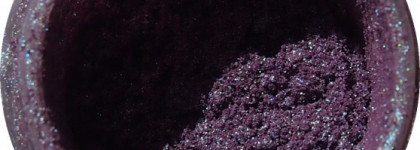 Если хочется немного посиять…Рассыпчатые тени Pupa Cosmic Beauty Iridescent Pigment, Loose Powder Eyeshadow, оттенок 001 Iridescent Silver