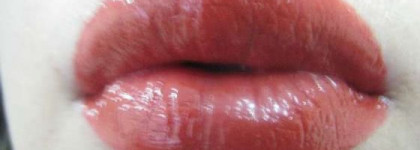 Чувственные алые губы с помадой Color Fever от Lancome