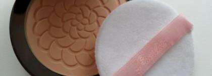 Матирующие пудры: Guerlain & Stila