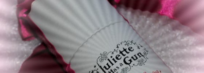 Подарок от мужа на день рождения - аромат Мiss Charming от Juliette Has a Gun