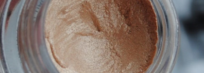 Два продукта Chanel - тушь Le Volume №40 и тени Illusion D'ombre №90