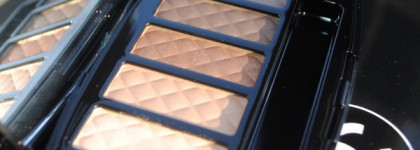 Прекрасная рождественская лимитированная палетка теней от Chanel - Chanel Ombres Matelassees Eyeshadow Palette Charming