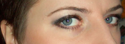 Уютный и теплый "Огонь", ставший для меня воплощением этой зимы Luminizing Satin Eye Color Trio от Shiseido