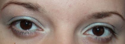 Нежный дуэт от Shiseido. Моно тени Hydro-Powder Eye Shadow H10 and H11