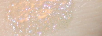 Cнежный блеск из весенней коллекции Chanel 2011. Levres Scintillantes Glossimer 151 Aragonite