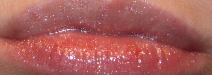 Cнежный блеск из весенней коллекции Chanel 2011. Levres Scintillantes Glossimer 151 Aragonite