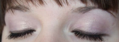 Как хорошо косить лиловым глазом...Встречаем:Guerlain Ombre Eclat 1 Couleur  #161 L'instant Fleuri