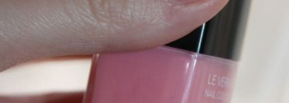 Быть нежнее нежного с лаком  Chanel Le Vernis Nail Colour #495 Mica Rose