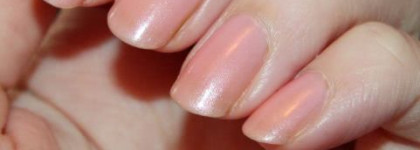 Быть нежнее нежного с лаком  Chanel Le Vernis Nail Colour #495 Mica Rose