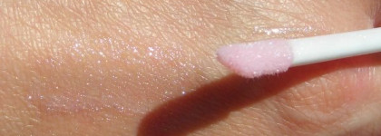 Немного искристого снега жарким летом - Chanel Levres Scintillantes Brillant Extreme Glossimer # 162 Surprise, Golden gloss shimmering lip gloss # 11 YSL