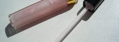 Немного искристого снега жарким летом - Chanel Levres Scintillantes Brillant Extreme Glossimer # 162 Surprise, Golden gloss shimmering lip gloss # 11 YSL