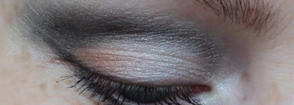 Огонь в глазах с  Shiseido Luminizing Satin Eye Color Trio – OR302 Fire