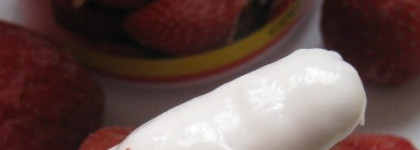 Сладкая парочка- SkinFood Banana yogurt mask, Cosline Strawberry Yogurt Pack Review