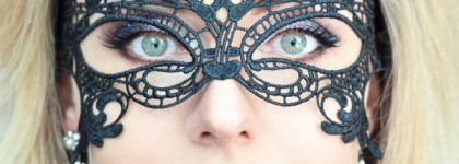 Новогодний макияж с глиттером №2